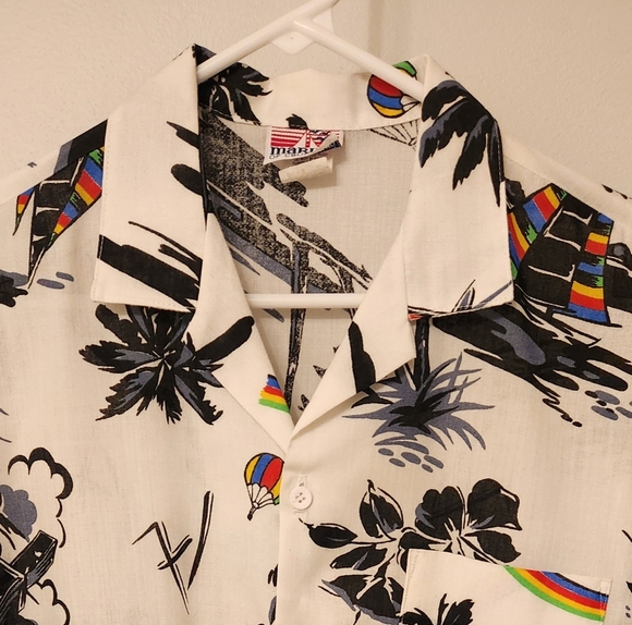 Vintage Marina of California short-sleeve button-down Hawaiian shirt - size M - Picture 2 of 9